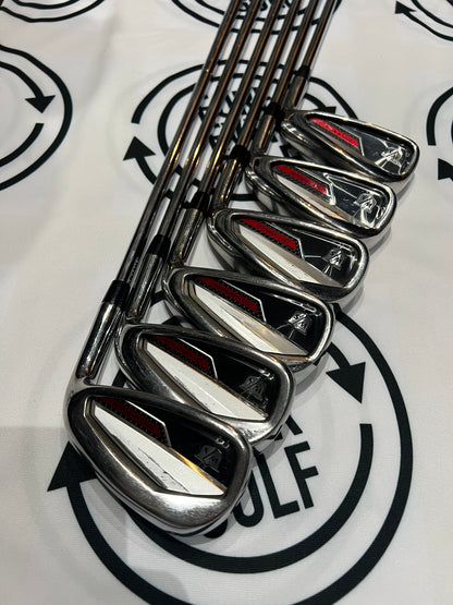 WILSON DYNAPWR IRONS / 5 - PW / Mens RH / Reg Flex