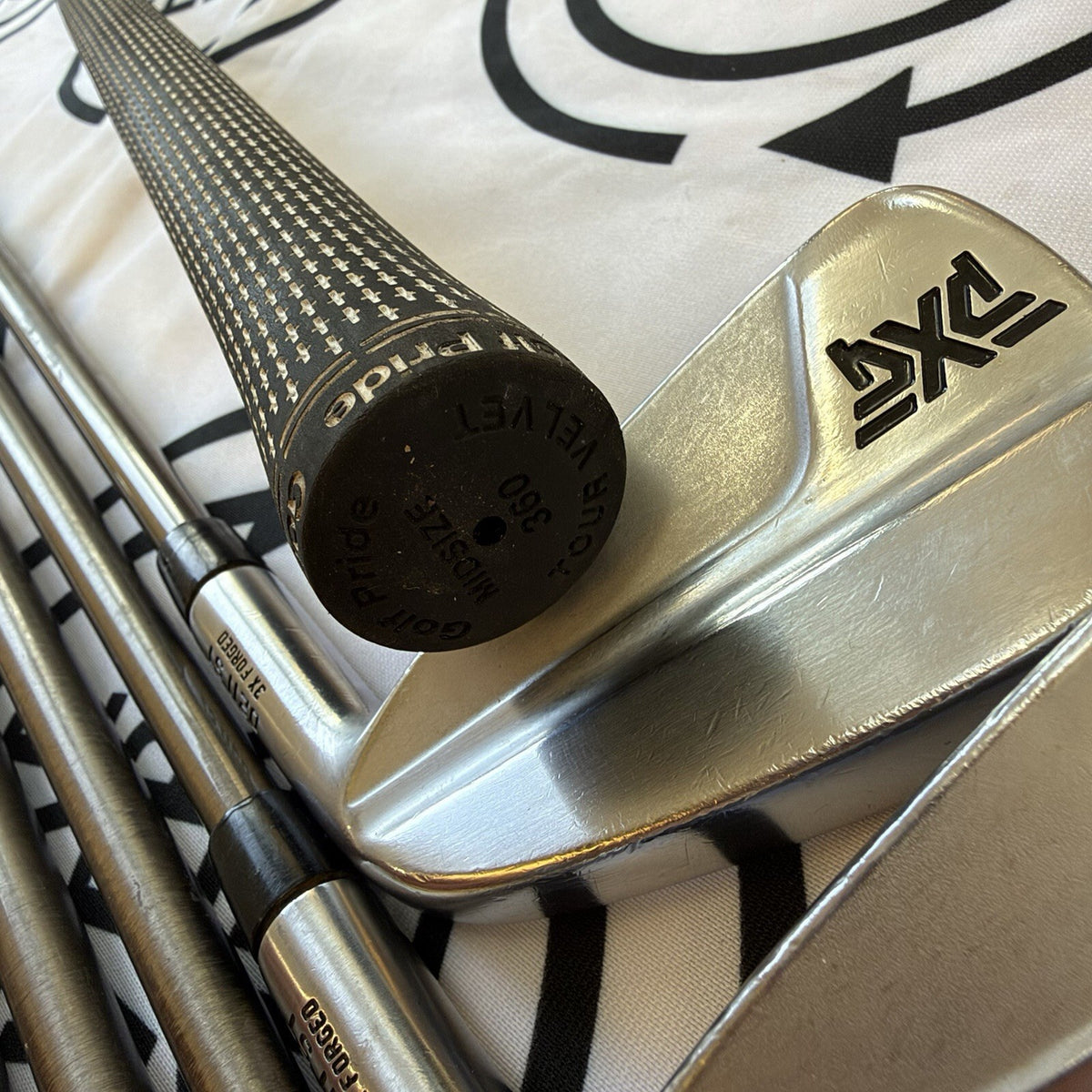 PXG 0211 ST IRONS / 5 - PW / 115g STEEL FIBER Shafts / RH / GOOD USED