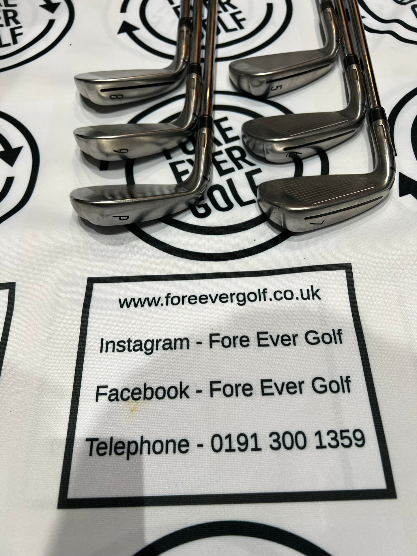 TAYLORMADE SIM2 IRONS / 5 - PW / Mens RH / 95g Reg Flex