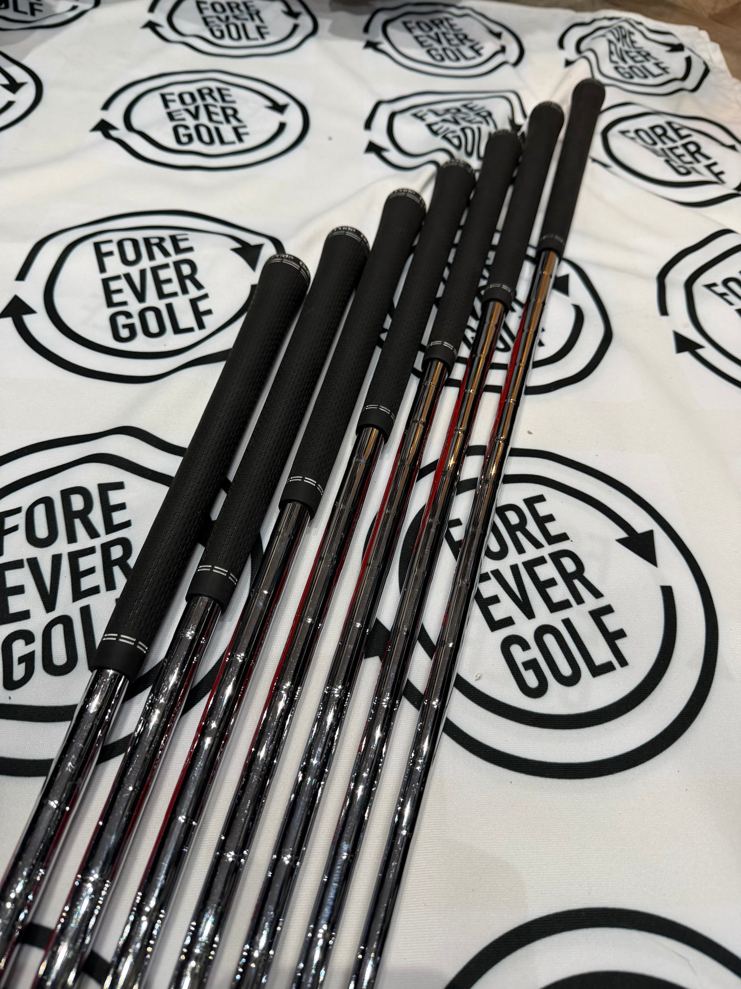 PING i530 IRONS / 5 - UW / BLACK DOT / RH / 105g Reg Flex