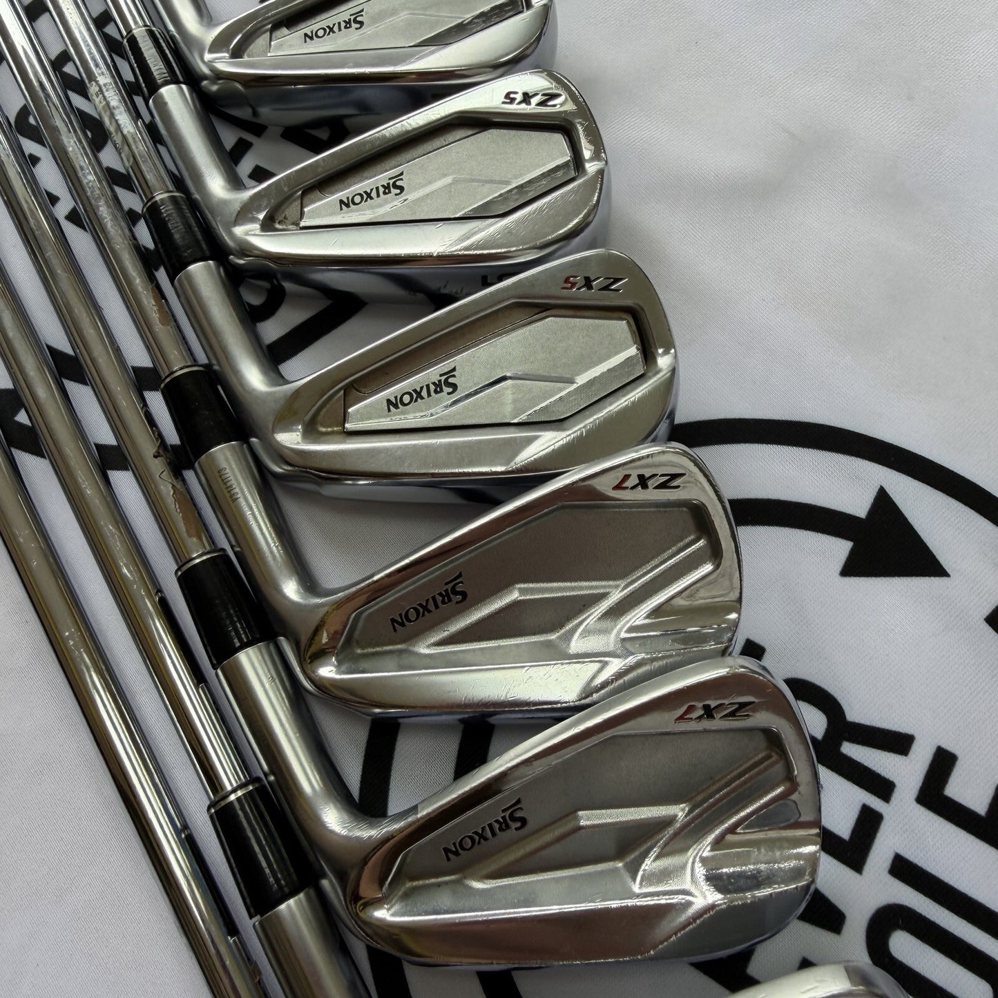 SRIXON ZX5/ZX7 COMBO IRON SET / 4 - PW / 105g Stiff Flex / GOOD USED