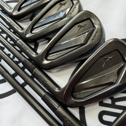 MIZUNO JPX 925 FORGED IRONS / 5 - PW / Black / LTD Edition / 130g Stiff Flex