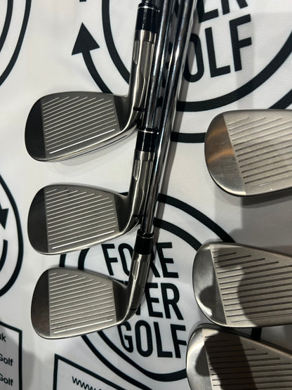 TAYLORMADE SIM2 MAX IRONS / 5 - PW / RH / 85g Reg Flex