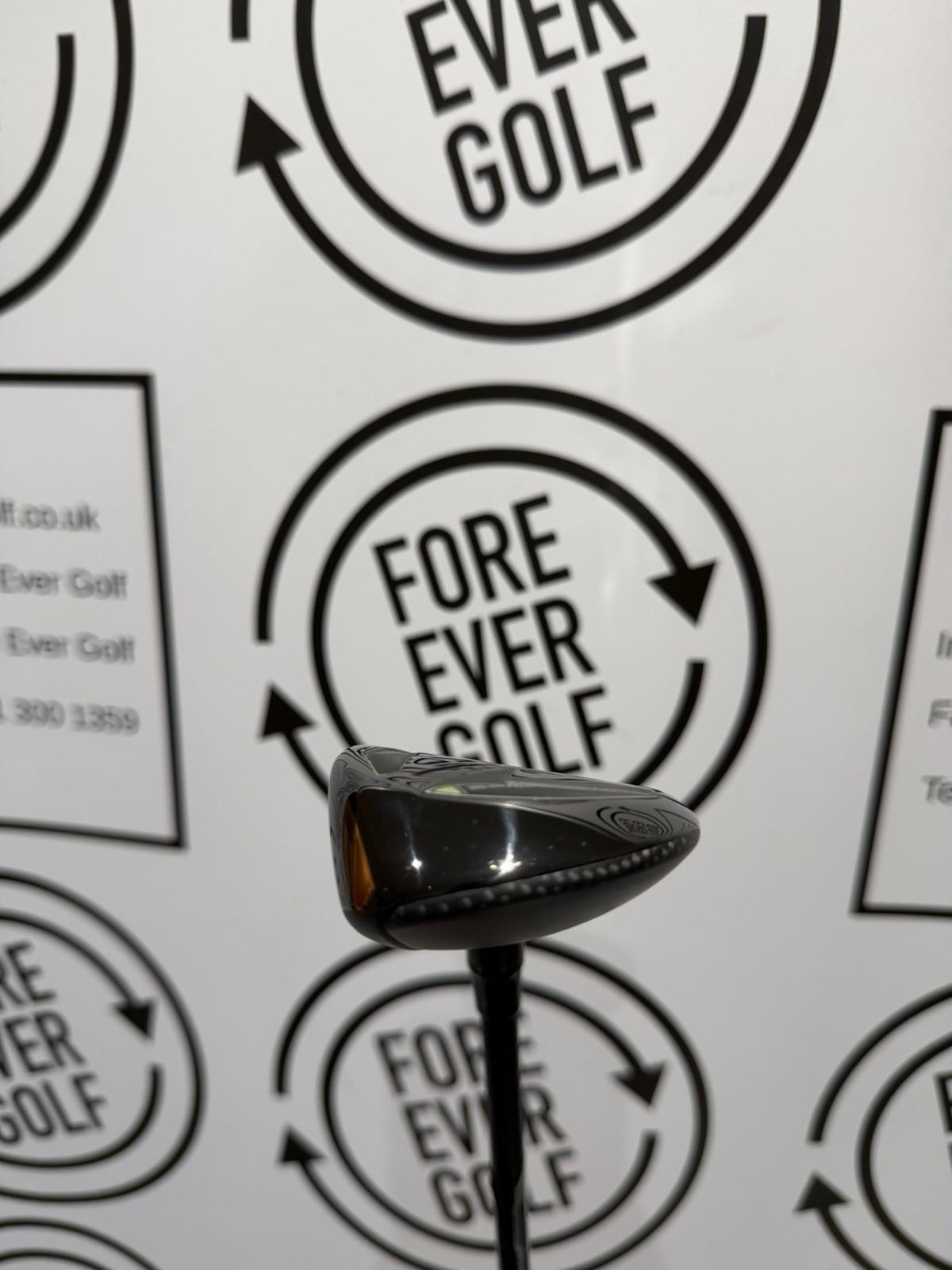 TAYLORMADE Qi35 4 HYBRID / 22 Degree / RH / 70g Stiff Flex / V.GOOD USED