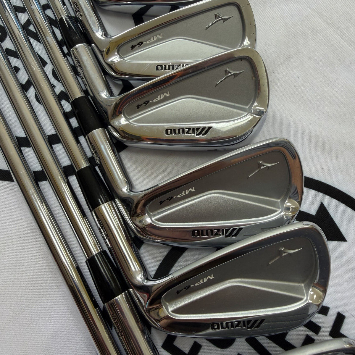 MIZUNO MP-64 IRONS / 4 - PW / Mens RH / NS PRO 950GH Reg Flex / MINT USED