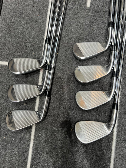 TITLEIST T300 IRONS (2021) / 5 - GW / Mens RH / Stiff Flex