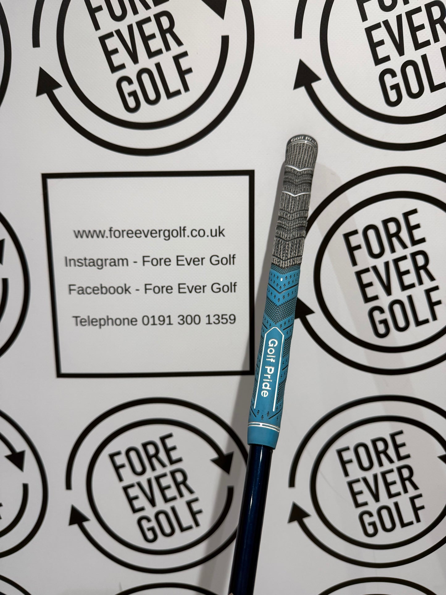 TAYLORMADE SIM2 3 HYBRID / 19 Degree / Mens RH / 70g Stiff Flex