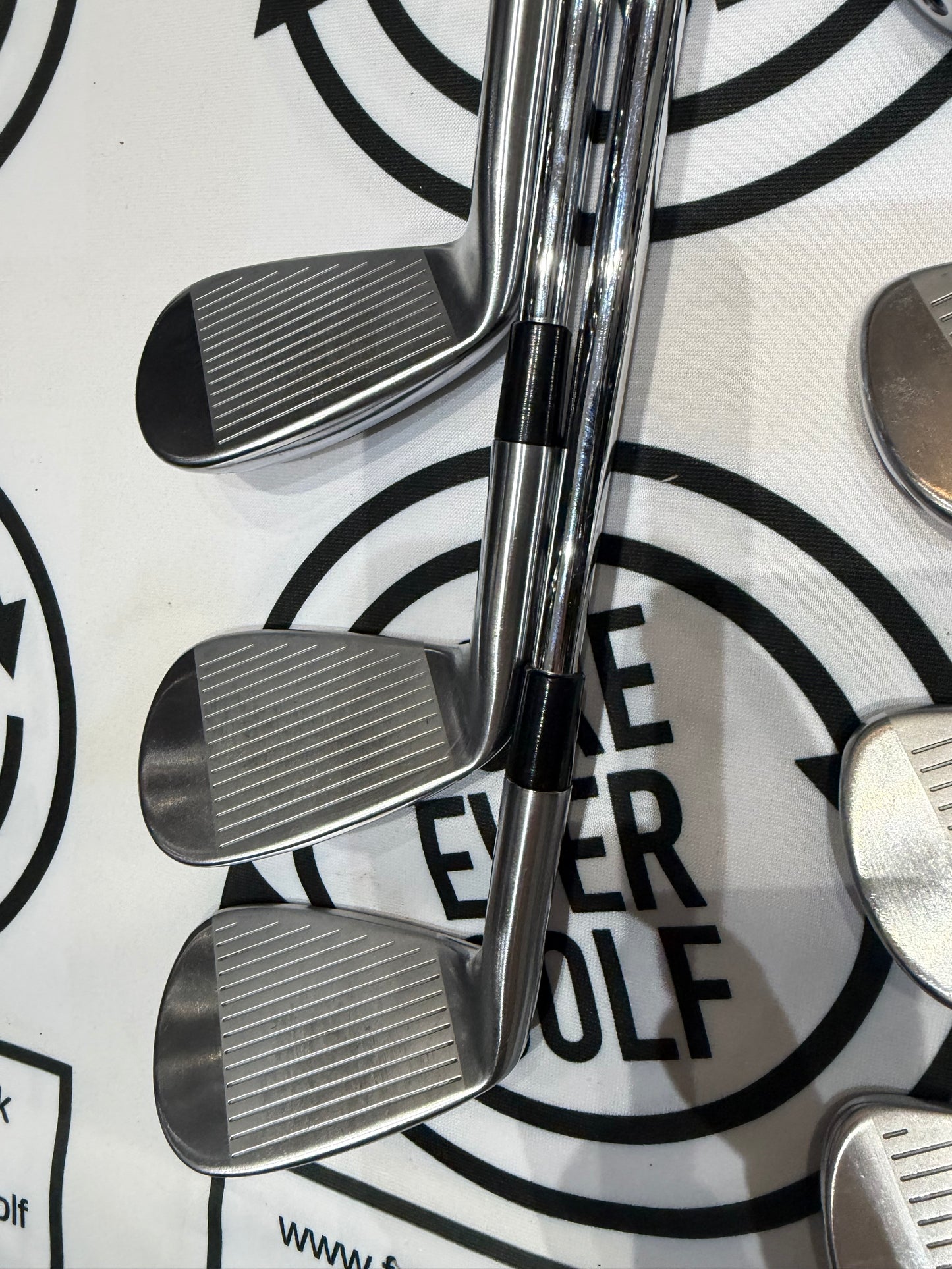 TAYLORMADE P770 (2024) IRONS / 4 - PW / RH / 120g Stiff Flex