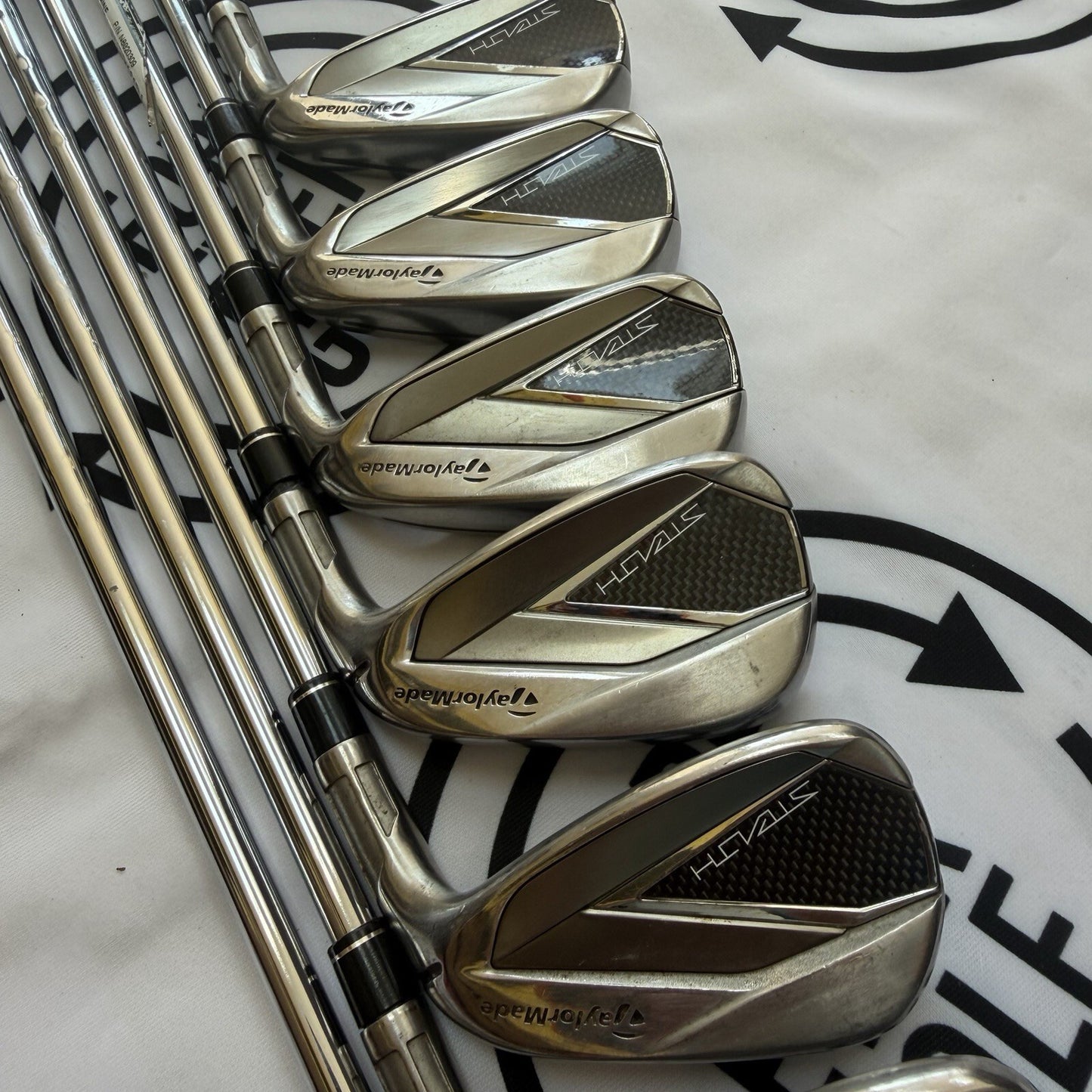 TAYLORMADE STEALTH IRONS / 5 - PW + SW / 85g Stiff Flex / RH / GOOD USED