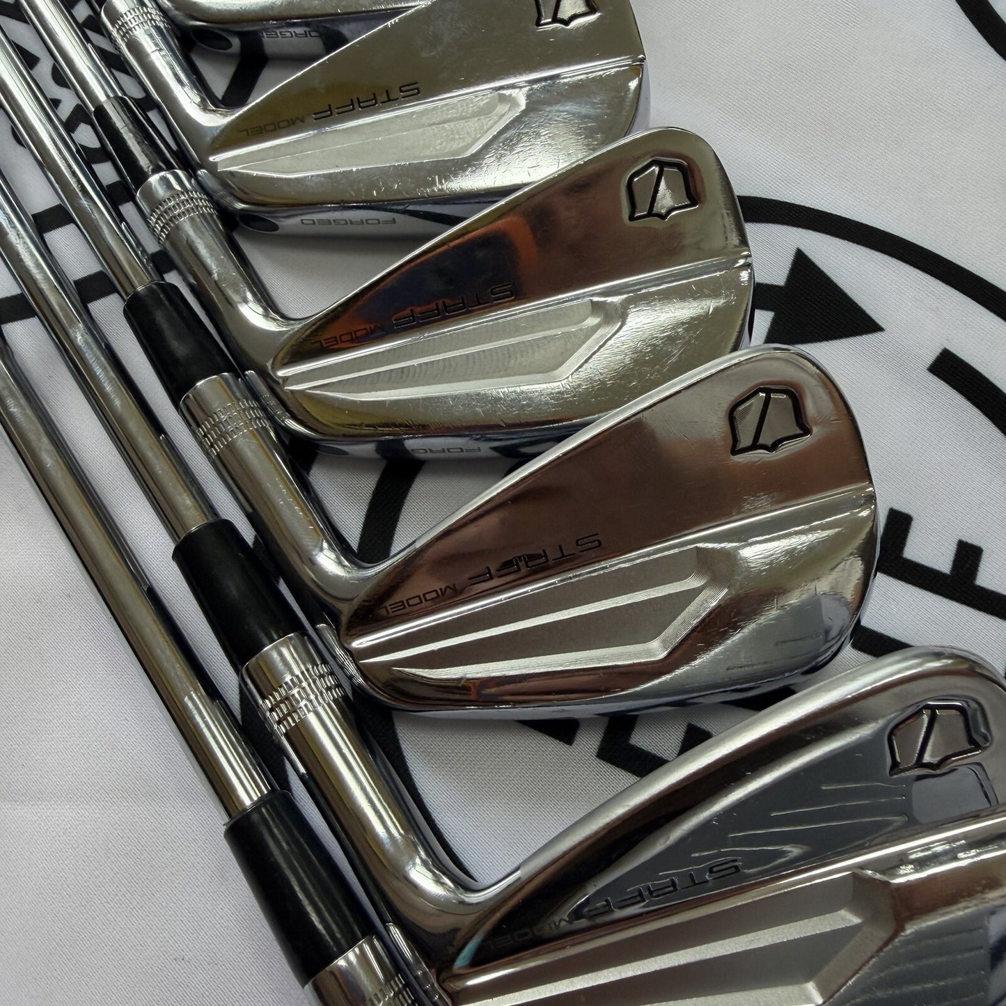 WILSON STAFF MODEL BLADE (2024) IRONS / 4 - PW / 115g Stiff Flex / GOOD USED