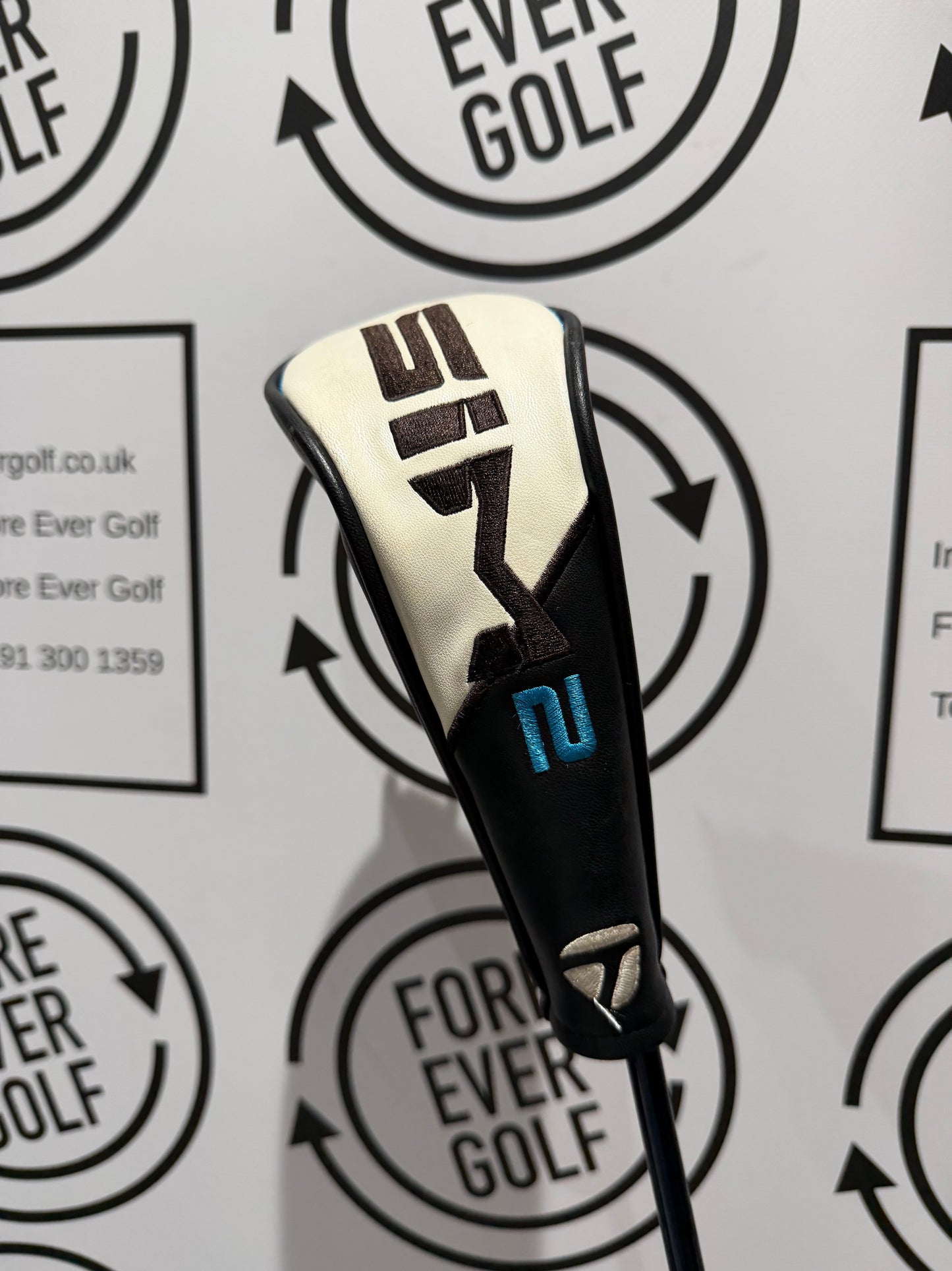 TAYLORMADE SIM2 3 HYBRID / 19 Degree / Mens RH / 70g Stiff Flex