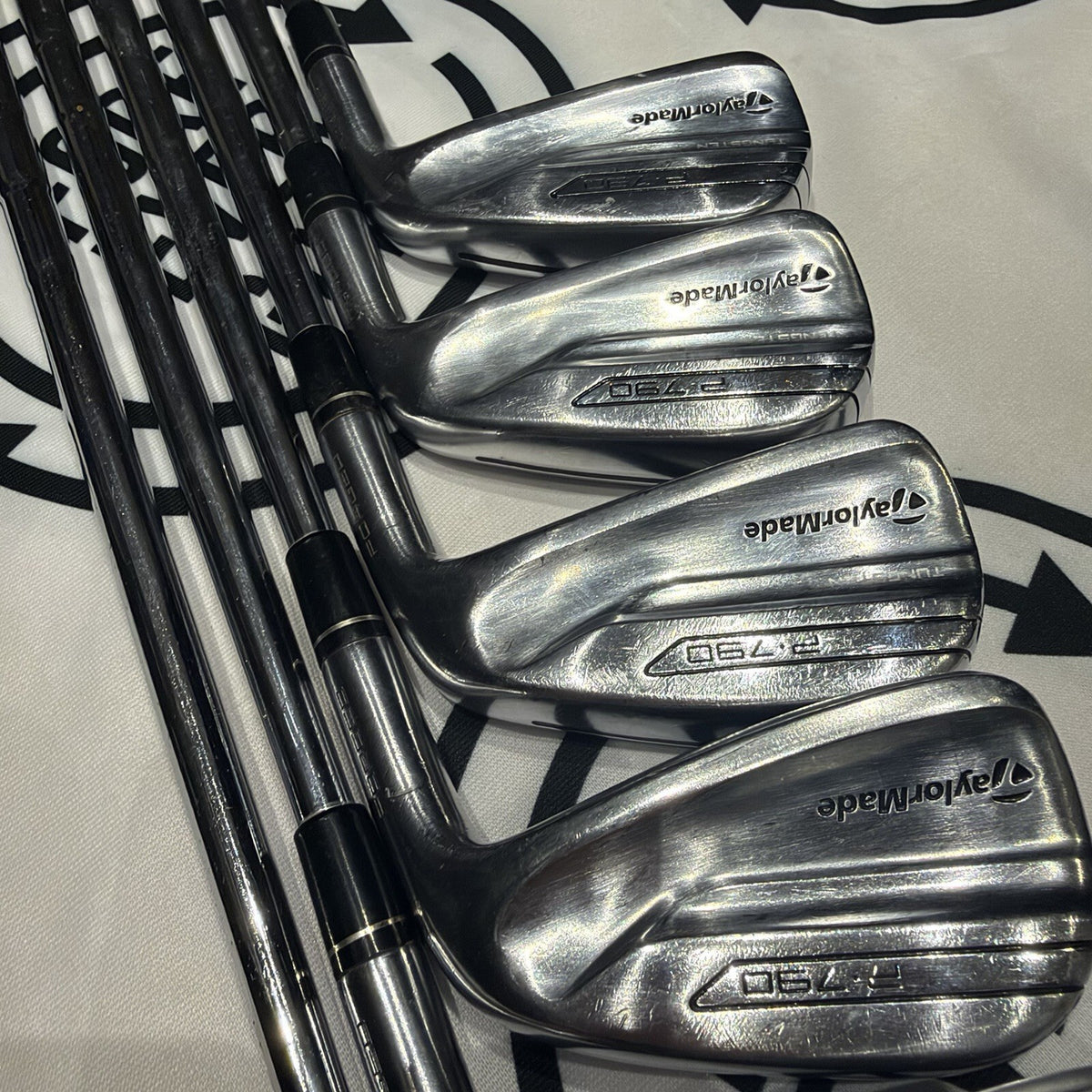 TAYLORMADE P790 (2017) IRONS / 5 - PW / Mens RH / 105g Stiff Flex / GOOD USED