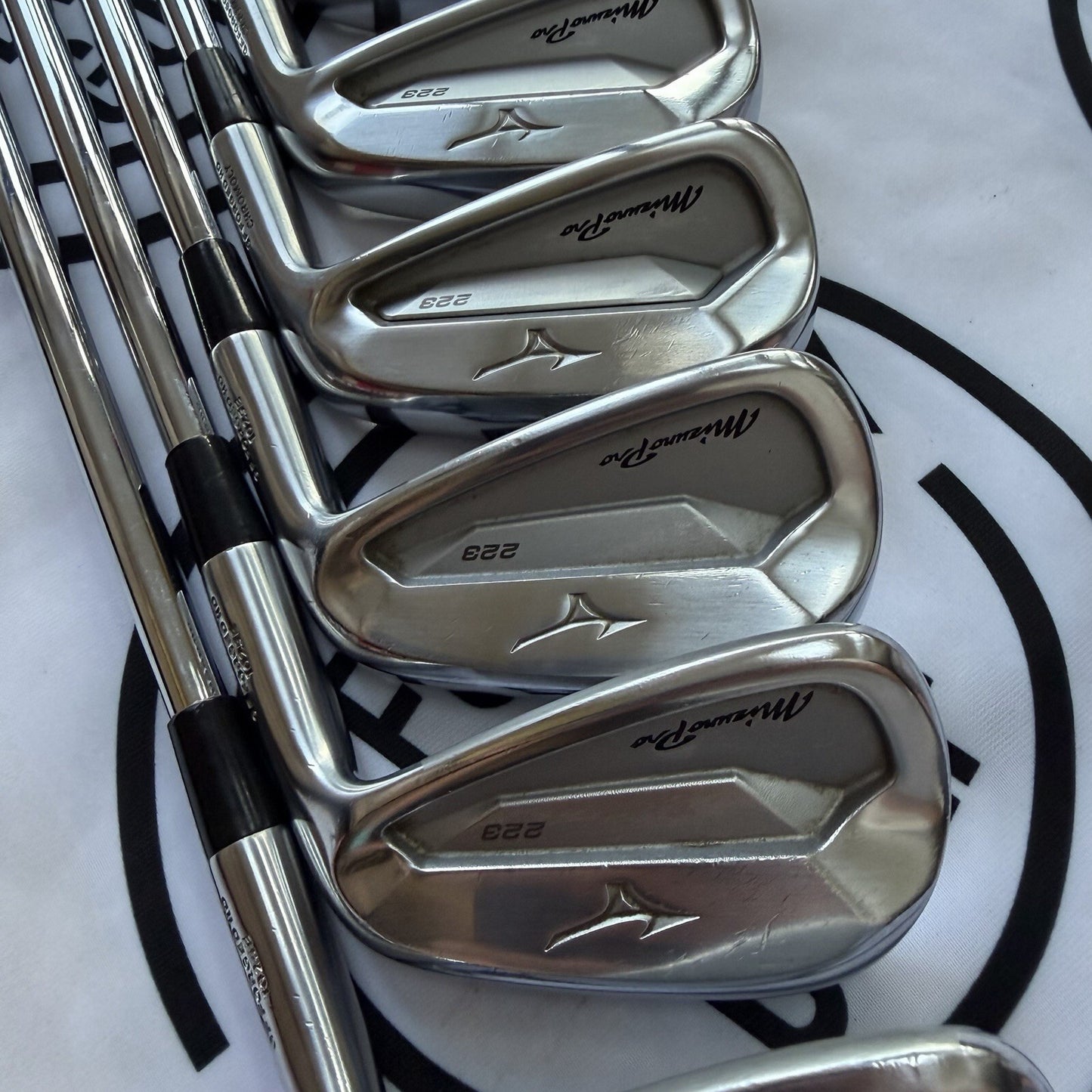 MIZON PRO 223 IRONS / 4 - PW / 115g Stiff Flex / RH / MINT USED