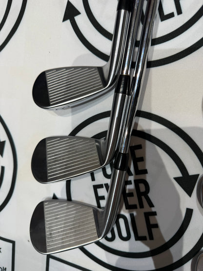 TITLEIST T100 (2021) IRONS / 4 - PW / RH / Stiff Flex