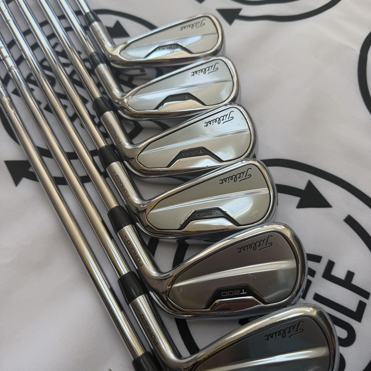 TITLEIST T200 (2021) IRONS / 4 - PW / RH / AMT Black Shafts / Stiff Flex / VGC