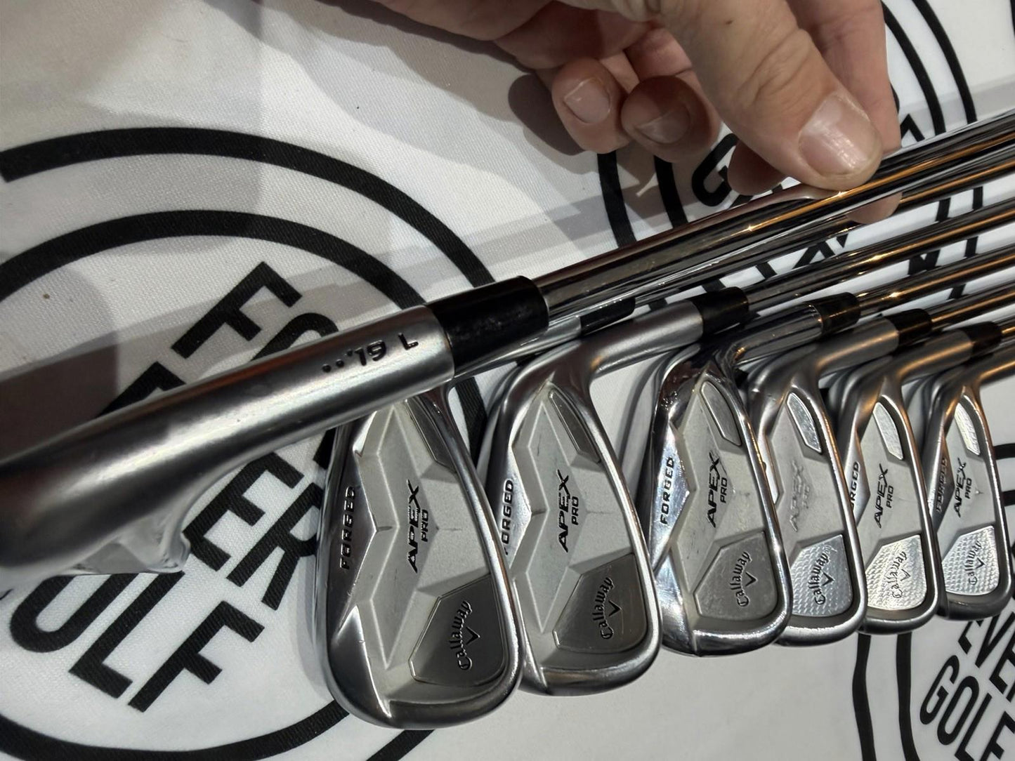 CALLAWAY APEX PRO ‘19 IRONS / 4 - PW / Mens RH / 125g X Flex Shafts / V.GOOD