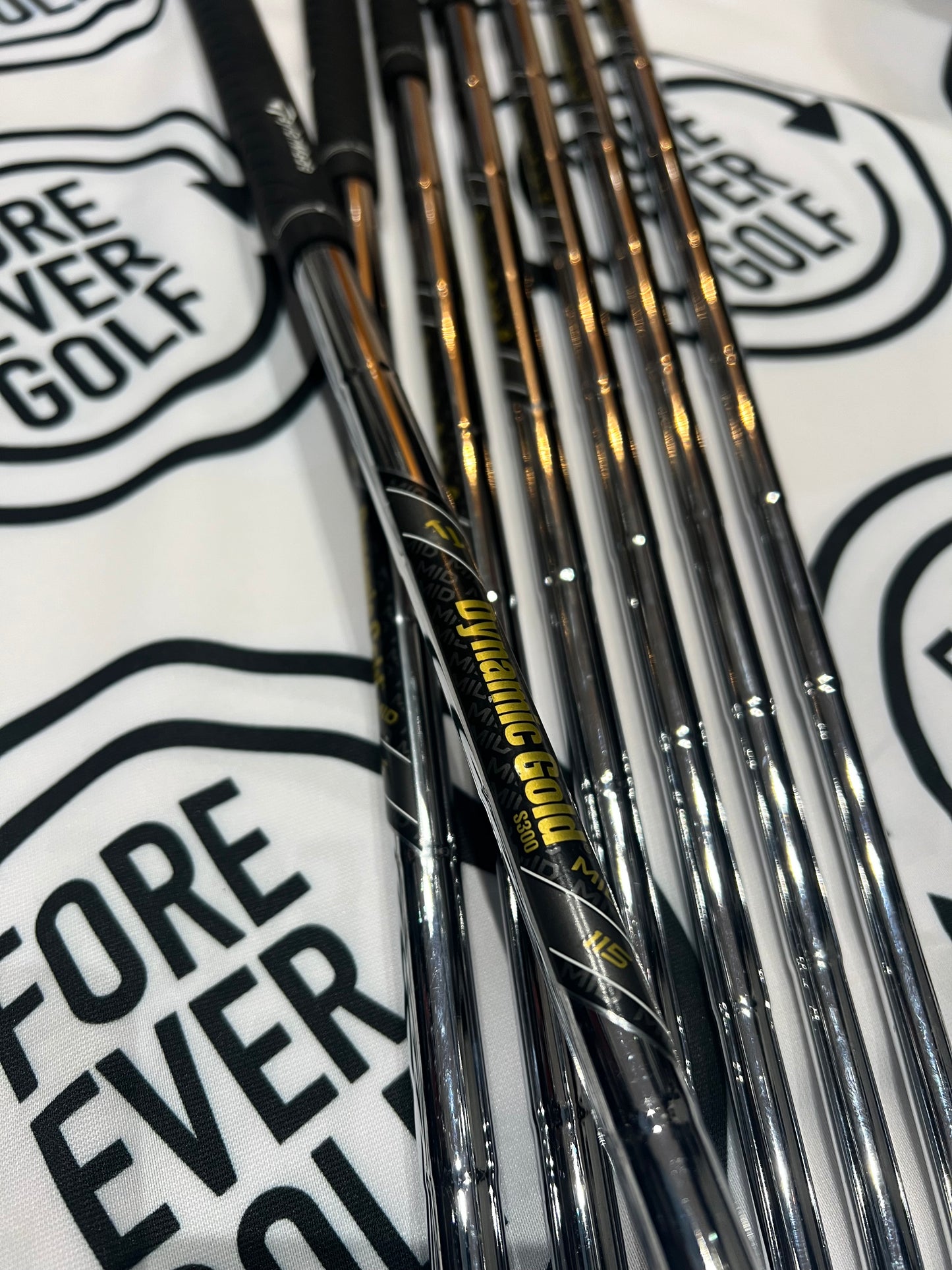 TAYLORMADE P7CB IRONS / 4 - PW / MENS RH / 115g Stiff Flex