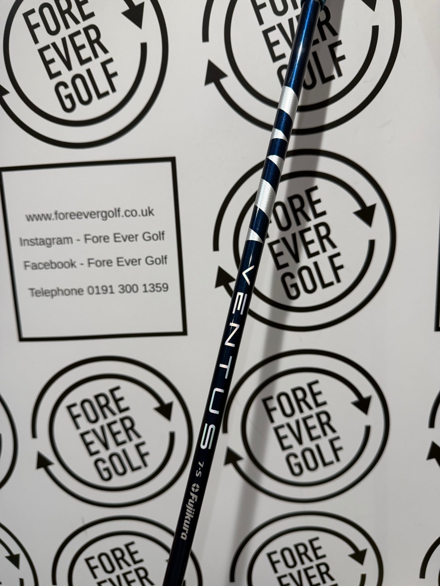 TAYLORMADE SIM2 3 HYBRID / 19 Degree / Mens RH / 70g Stiff Flex