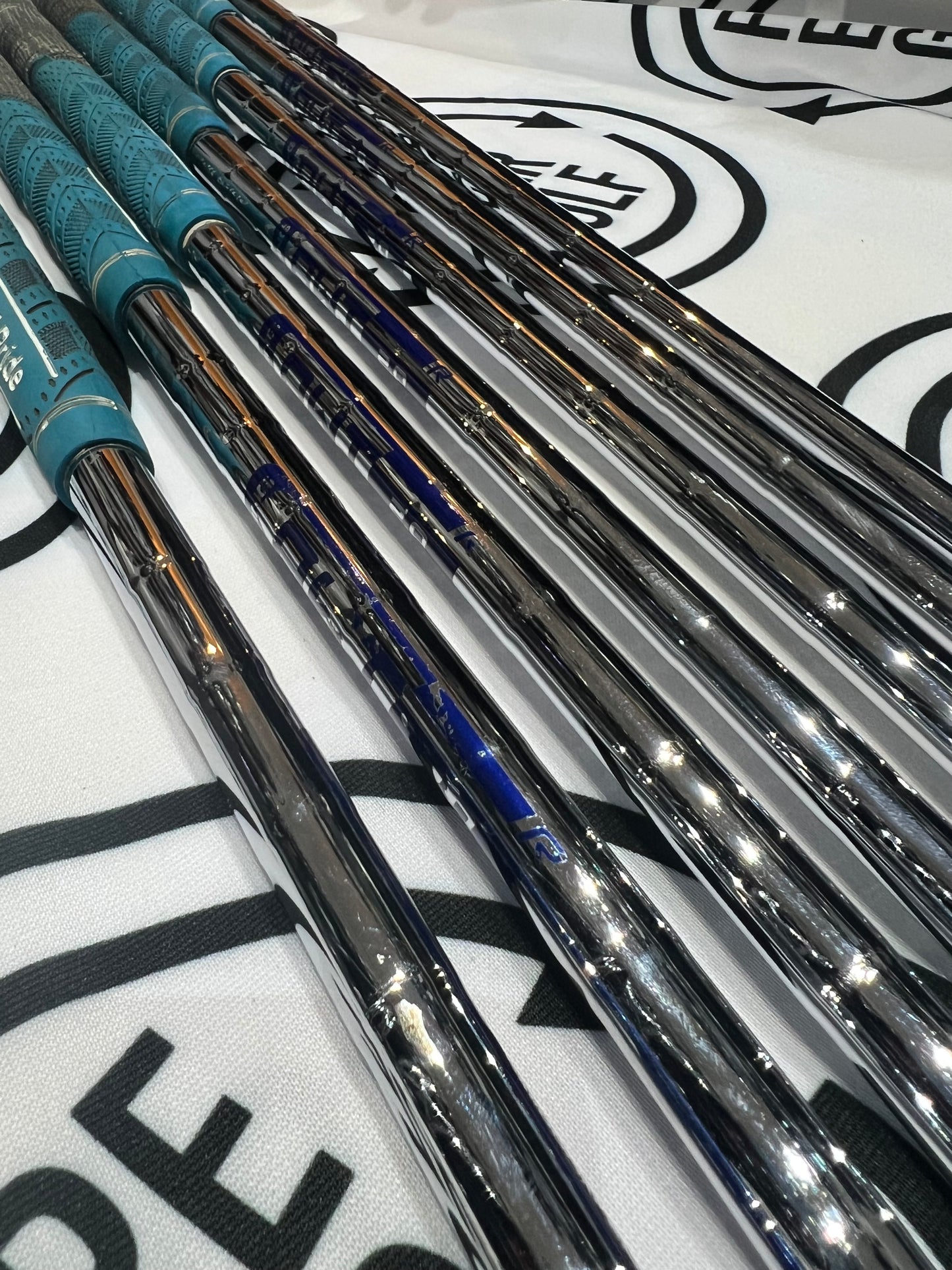 PING G410 IRONS / 5 - UW / Mens RH / 98g Reg Flex / Black Dot