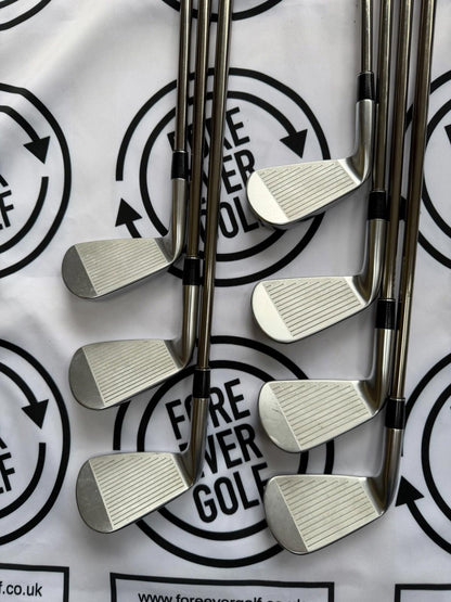 SRIXON ZXi5 IRONS / 4 - PW / Mens RH / Stiff Flex Graphite Shafts / V.GOOD USED