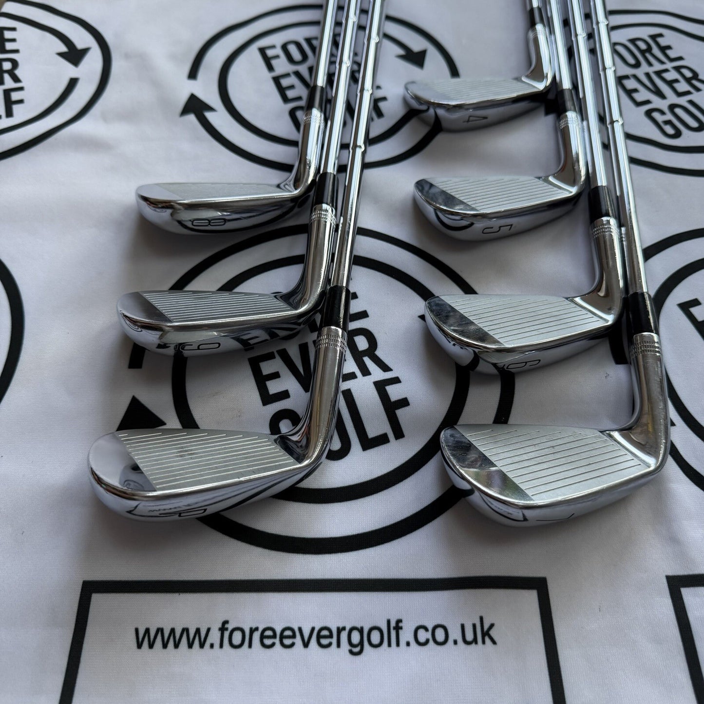 WILSON STAFF MODEL CB IRONS (2024) / 4 - PW / Mens RH / 115g Stiff Flex / V.GOOD