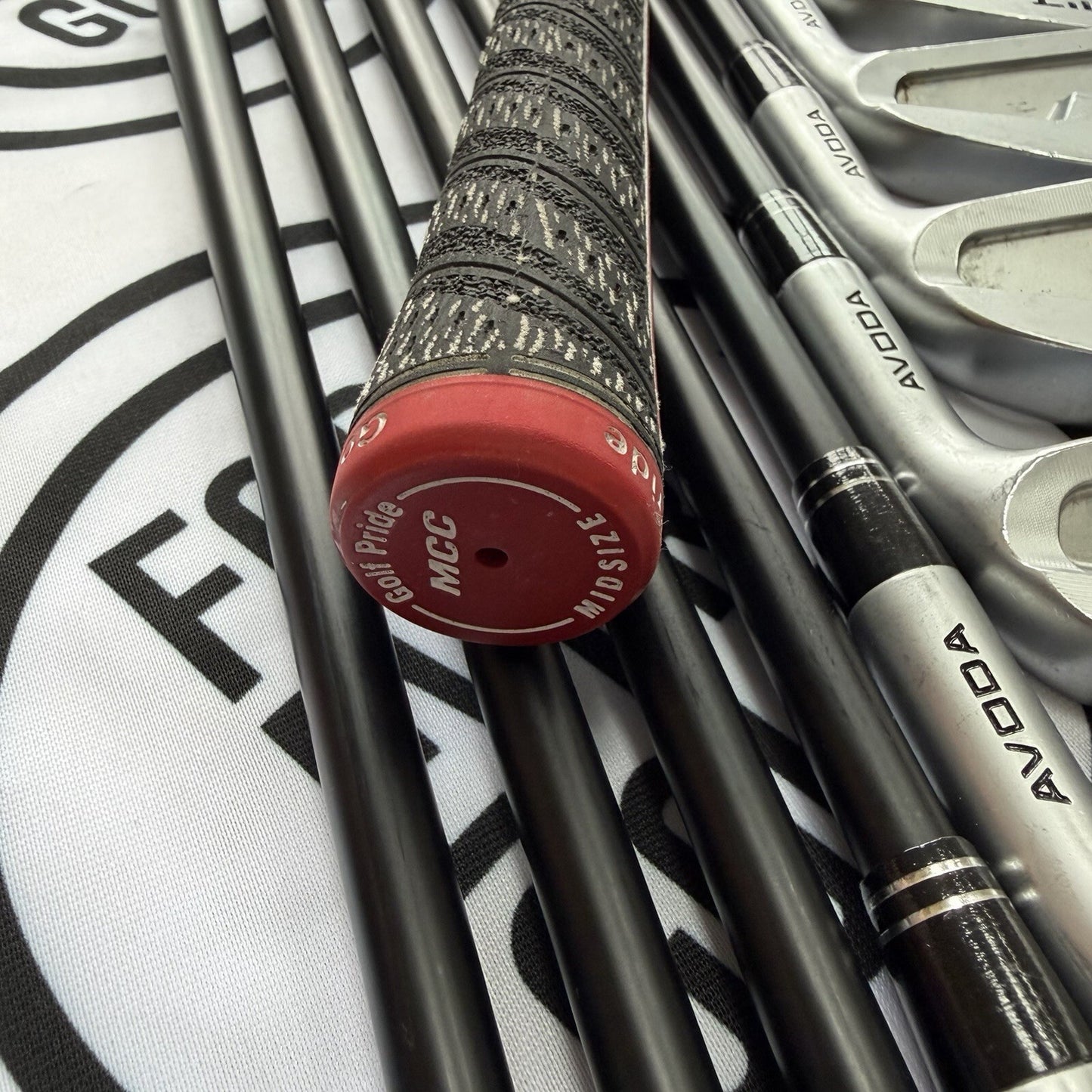AVODA COMBO LENGTH IRONS / 4- PW + GW + SW + LW / RH / 90g Stiff KBS TGI