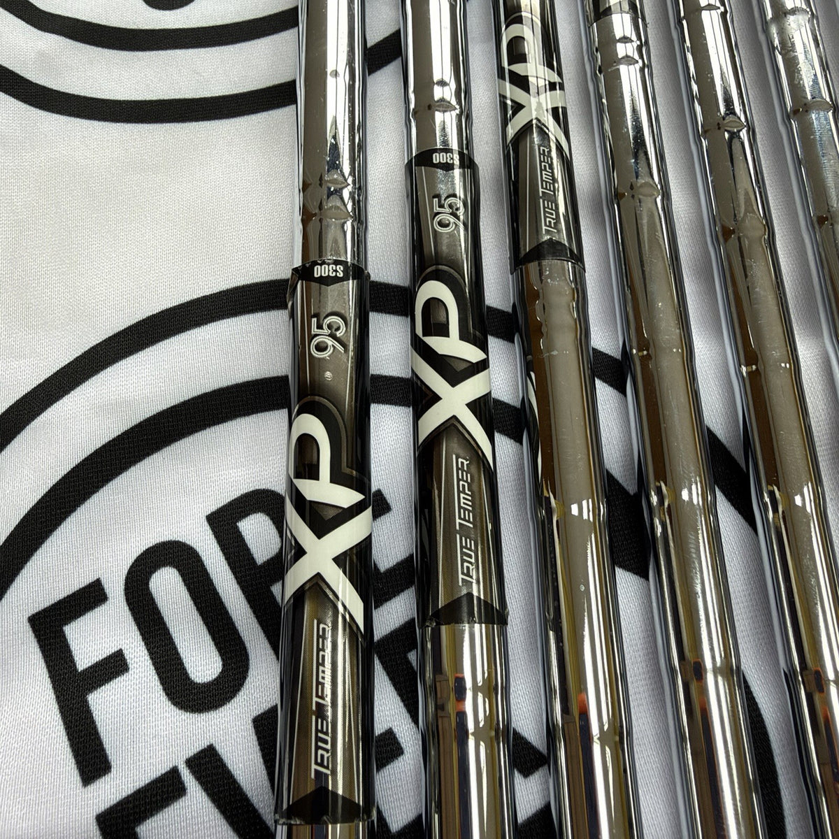 TITLEIST T150/T200 (2023) IRONS / 4 - PW / RH / 95g Stiff Flex / GOOD USED