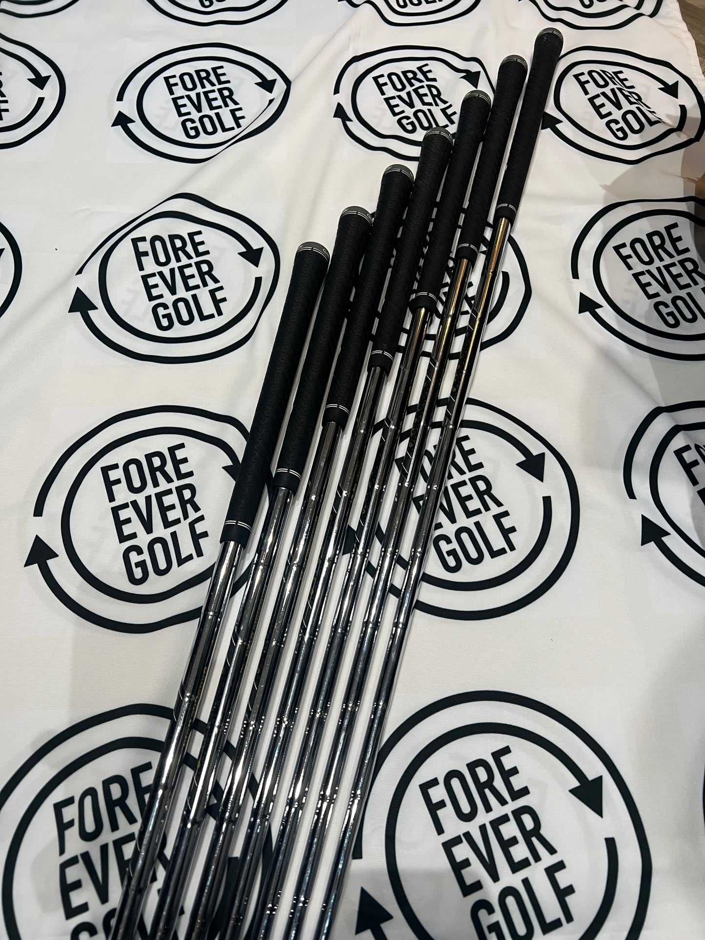 TAYLORMADE P7CB IRONS / 4 - PW / MENS RH / 115g Stiff Flex