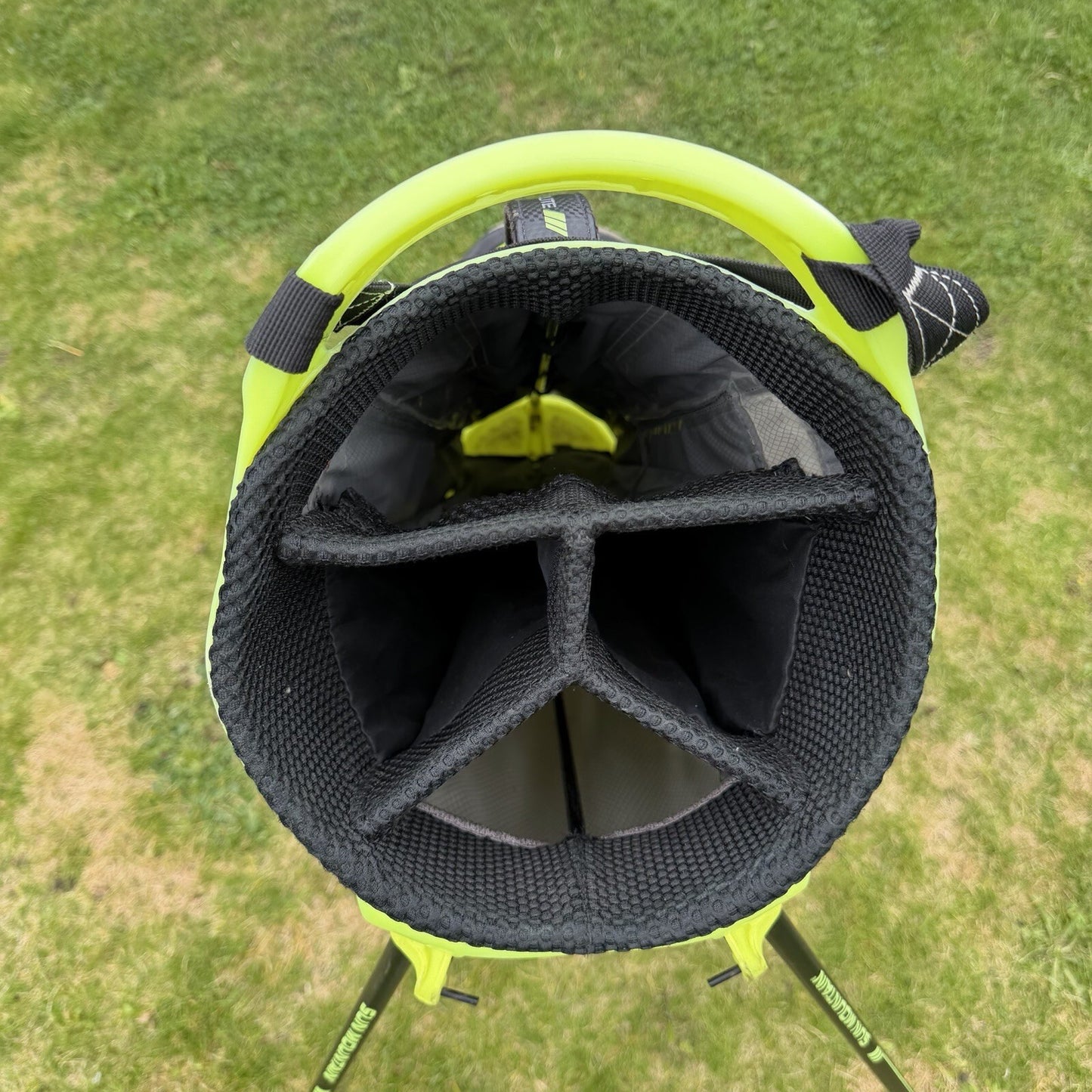 SUN MOUNTAIN H2NO GOLF CARRY BAG / 4 Way Divide / Black/Yellow / OK USED