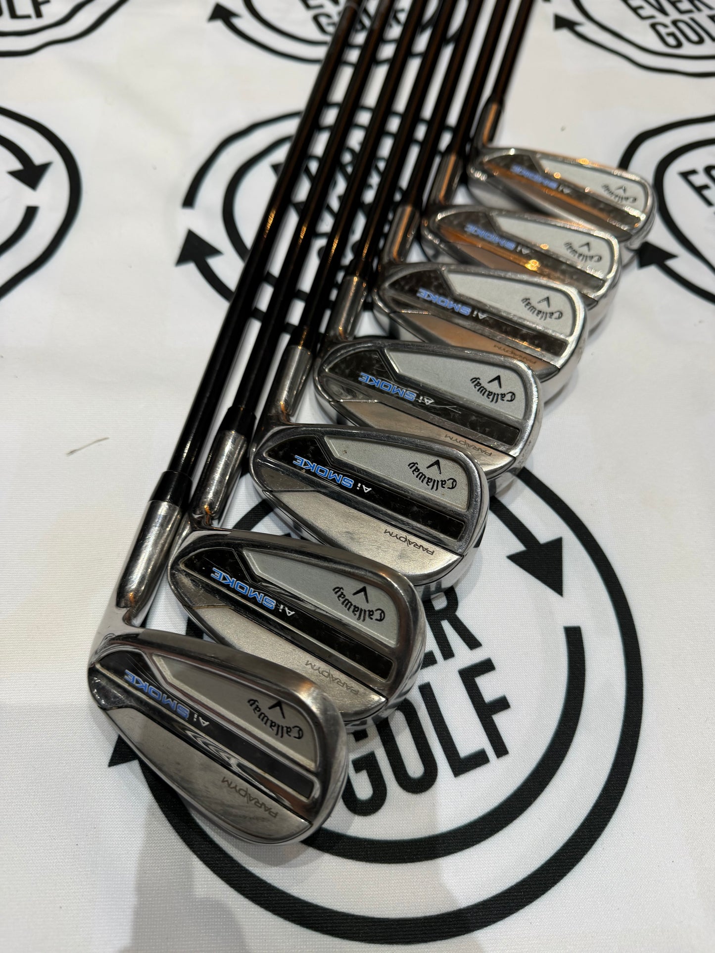 CALLAWAY Ai SMOKE IRONS / 6 - SW / RH / 85g Reg Flex Graphite Shafts