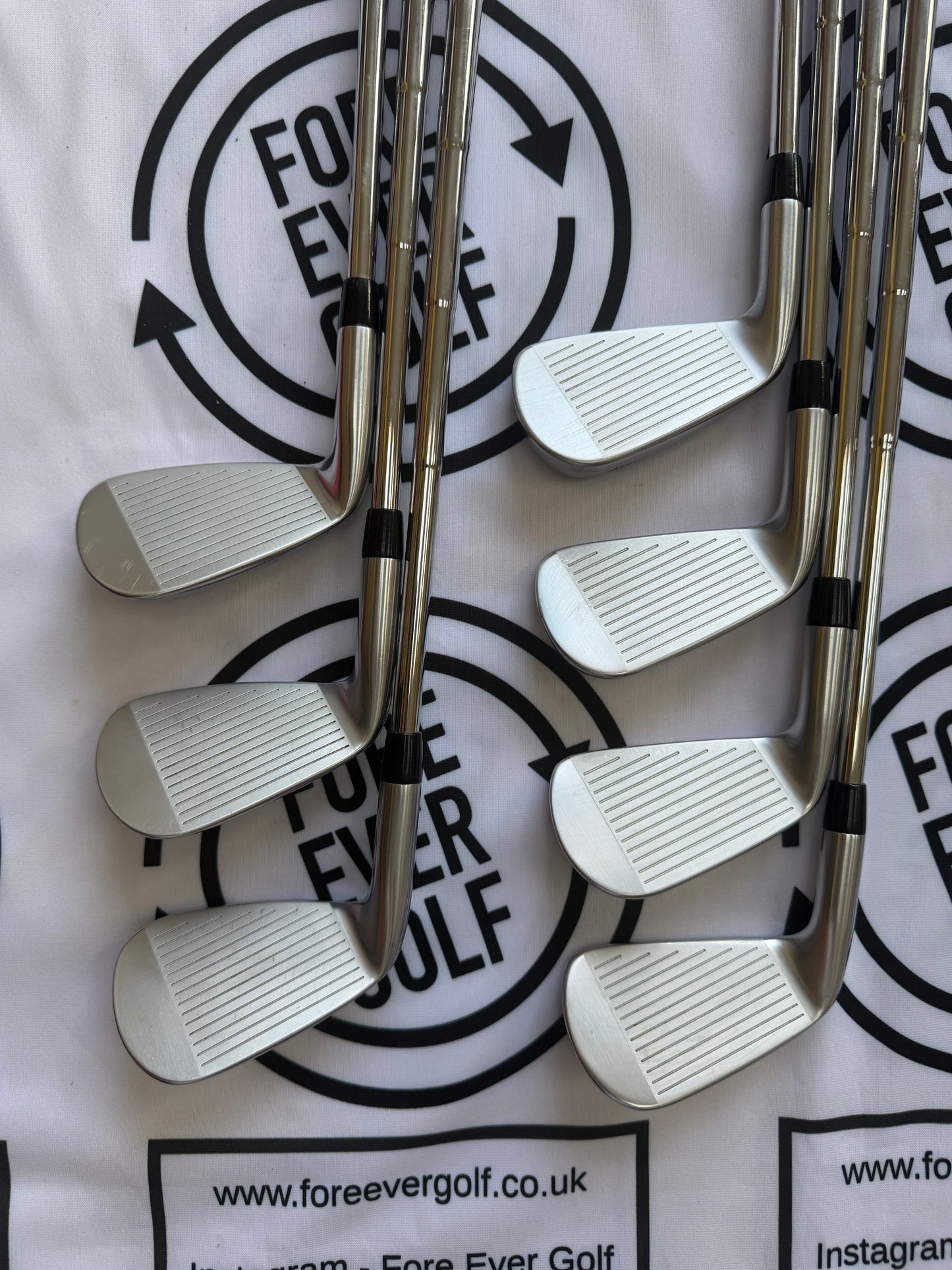 TITLEIST T250/T250* COMBO IRON SET / 4 - PW / RH / AMT White X Flex / MINT USED