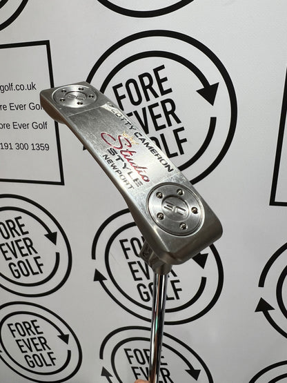 SCOTTY CAMERON STUDIO STYLE NEWPORT PUTTER / 34” / RH
