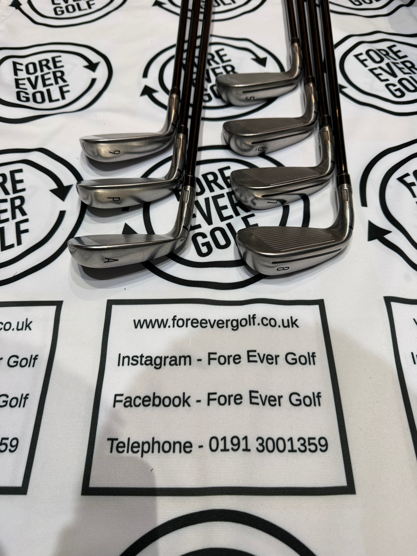 TAYLORMADE STEALTH IRONS / 5 - SW / RH 60g Reg Flex Graphite Shafts