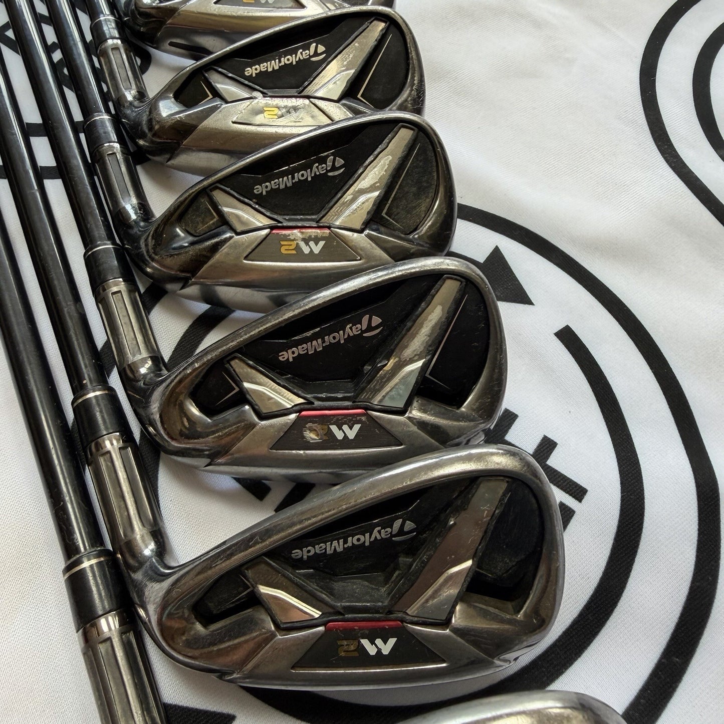TAYLORMADE M2 IRONS / 7 - PW + AW + SW / RH / 65g Reg Flex Graphite Shafts