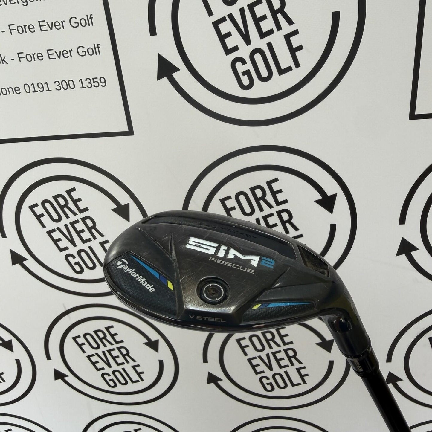 TAYLORMADE SIM2 2 HYBRID / 17 Deg / Mens RH / 85g Stiff Flex / GOOD USED