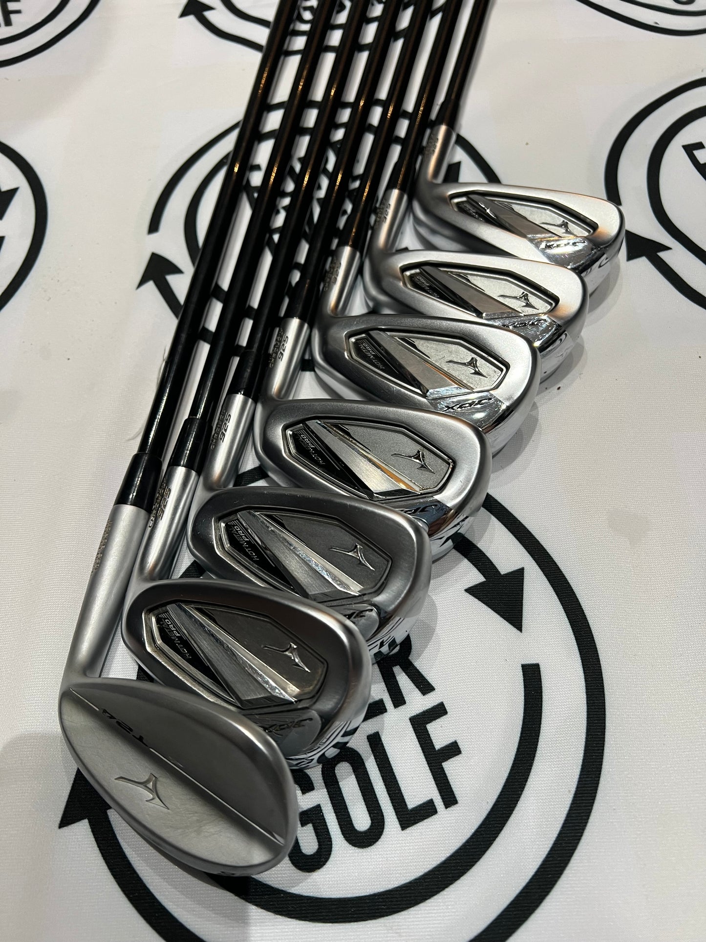 MIZUNO JPX 925 HOT METAL PRO IRONS / 5 - SW / RH / 55g Graphite A Flex