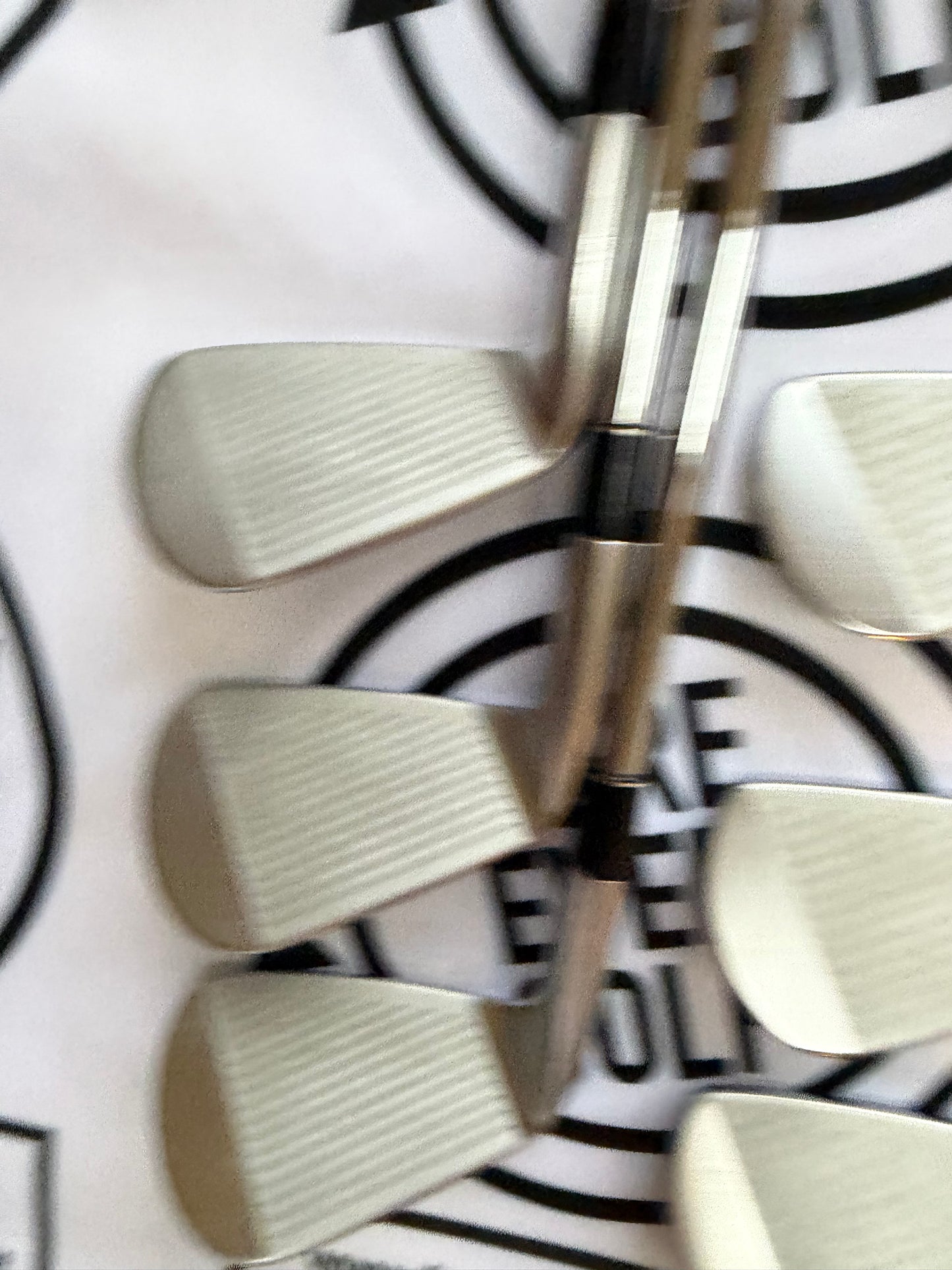 SRIXON ZXi5 IRONS / 5 - PW / Mens RH / 105g Stiff Flex / GOOD USED