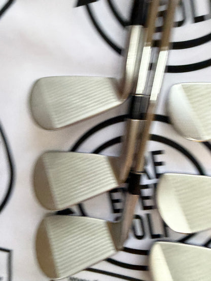 SRIXON ZXi5 IRONS / 5 - PW / Mens RH / 105g Stiff Flex / GOOD USED