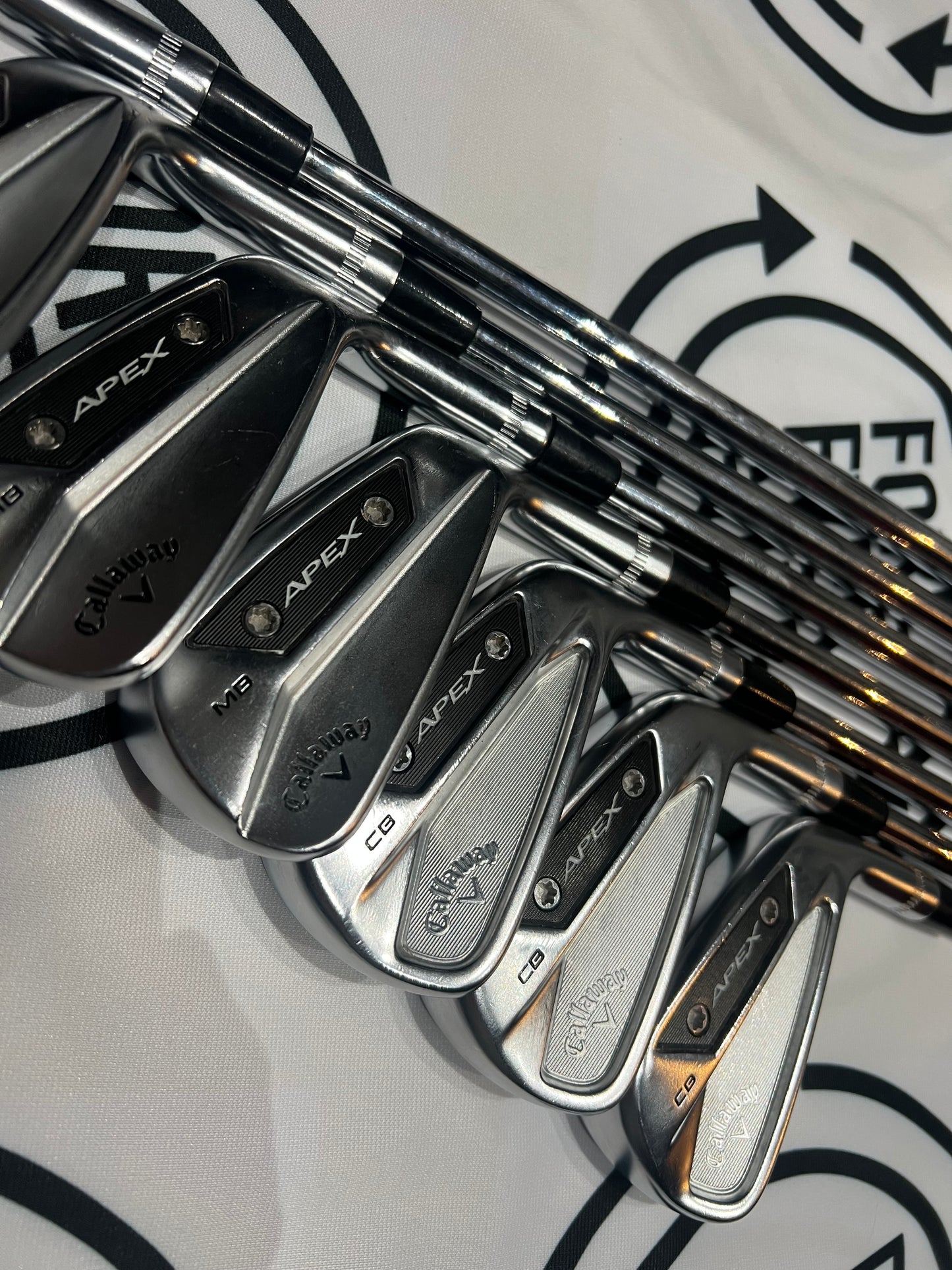 CALLAWAY APEX CB/MB (2024) COMBO IRONS / 4 - 10 / RH 120g X-Stiff Flex