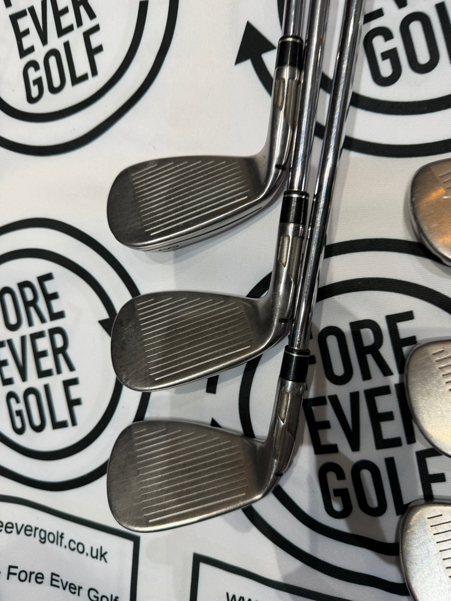 TAYLORMADE SIM2 MAX IRONS / 5 - PW / RH / 85g Regular Flex