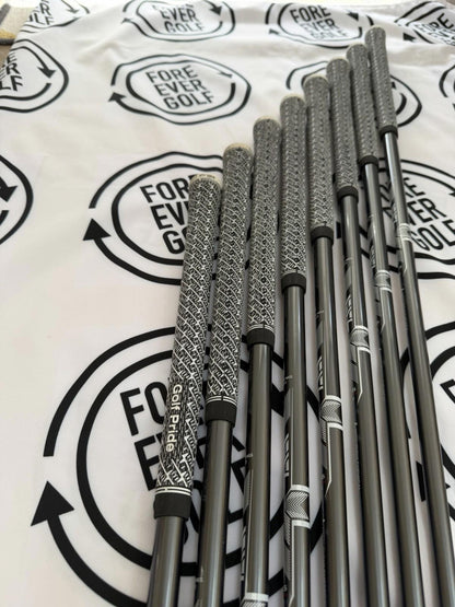 TITLEIST T250 IRONS / 4 - PW + 48 / RH / 65g Reg Flex MMT Graphite Shafts / VGC