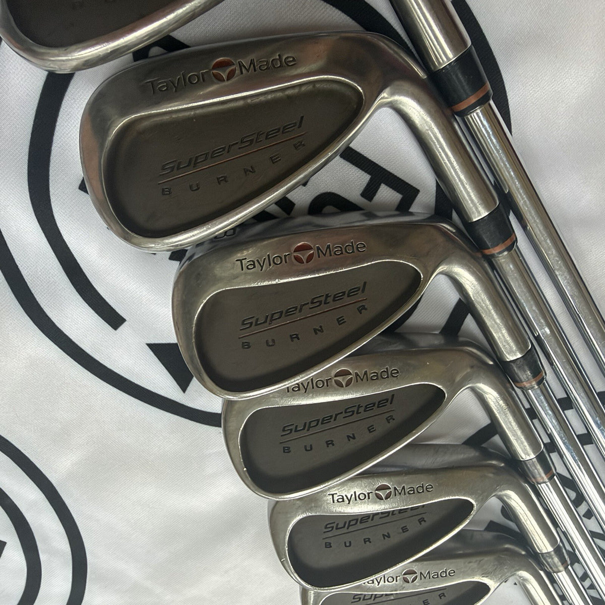 TAYLORMADE SUPER STEEL BURNER IRONS / 5-PW / RH / 80g Reg Flex / GOOD