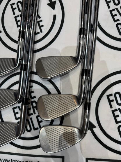 TAYLORMADE Qi IRONS / 5 - PW / RH / 85g Stiff Flex