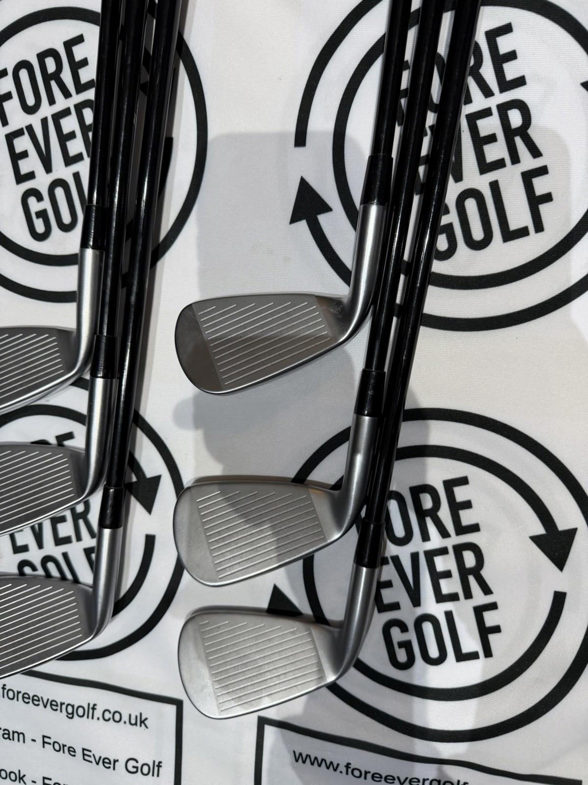 MIZUNO JPX 925 HOT METAL IRONS / 5 - PW / RH / 65g Reg Flex MMT Graphite Shafts