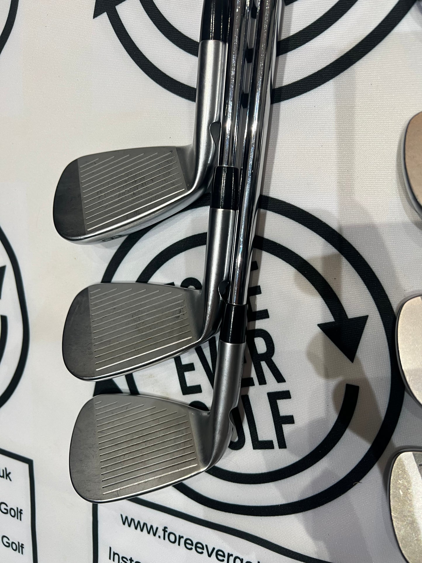 PING BLUEPRINT S IRONS / 4 - PW / RH / 105g Stiff Flex / BLUE DOT