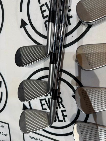 TAYLORMADE P770 (2023) IRONS / 4 - PW / TOUR FST Stiff Flex / RH