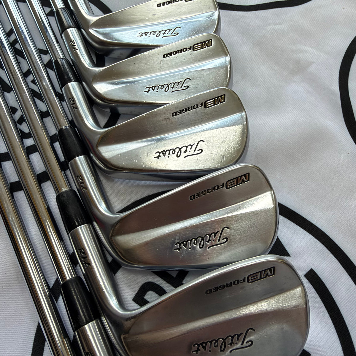 TITLEIST AP2 716 IRONS / 4 - PW / Mens RH / R300 Reg Flex / OK USED