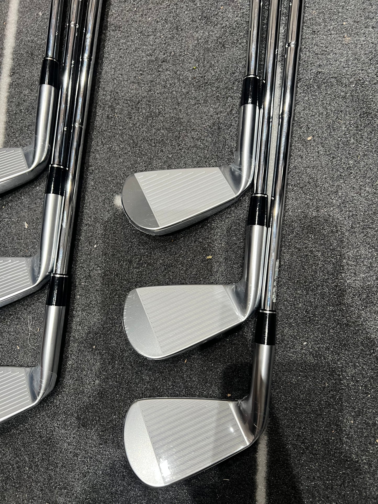 SRIXON ZXi7 IRONS / 5 - PW / RH / 115g Stiff Flex