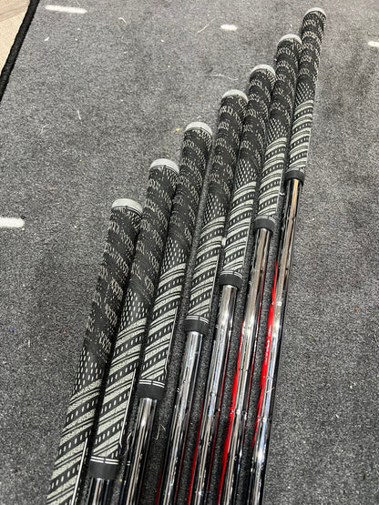 MIZUNO PRO 243 IRONS / 4 - PW / Mens RH / 105g X-Stiff Flex