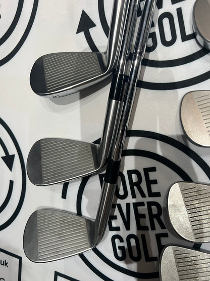 TAYLORMADE P7CB IRONS / 4 - PW / MENS RH / 115g Stiff Flex